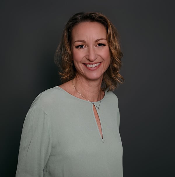 Naomi Radewalt begeleidt cliënten bij trauma-verwerking, stressvermindering en het vergroten van zelfvertrouwen door middel van lichaamsgerichte therapie.