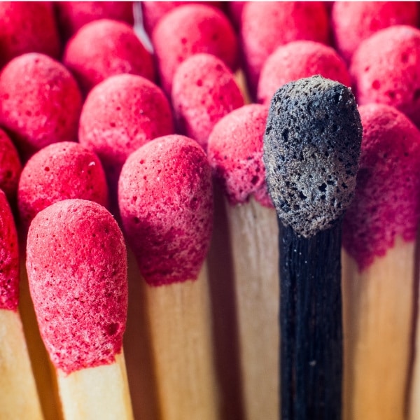 Veelvoorkomende oorzaken van stress Wat de oorzaak ook is, langdurige stress put je uit. Door inzicht te krijgen in de onderliggende factoren kun je stappen zetten naar meer balans en veerkracht.