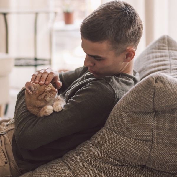 Regulatie is geen luxe maar een basisvaardigheid voor een gezond en veerkrachtig leven. Door je zenuwstelsel beter te begrijpen en te leren ondersteunen, creëer je ruimte voor ontspanning, herstel en groei.