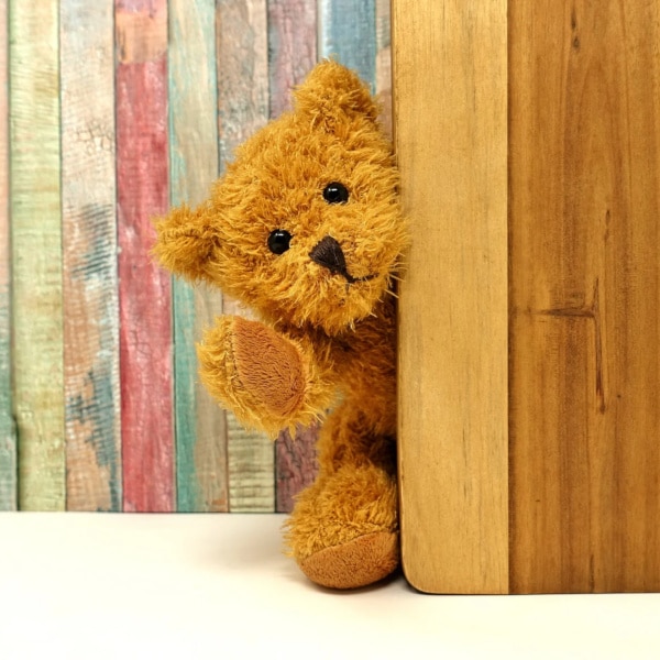 Traumasensitief werken Traumasensitief werken houdt rekening met de diepgaande impact van trauma op jouw emoties, gedachten en gedrag. Veiligheid staat voorop, daarom bied ik een omgeving waarin jij je begrepen en ondersteund voelt, zonder oordeel.