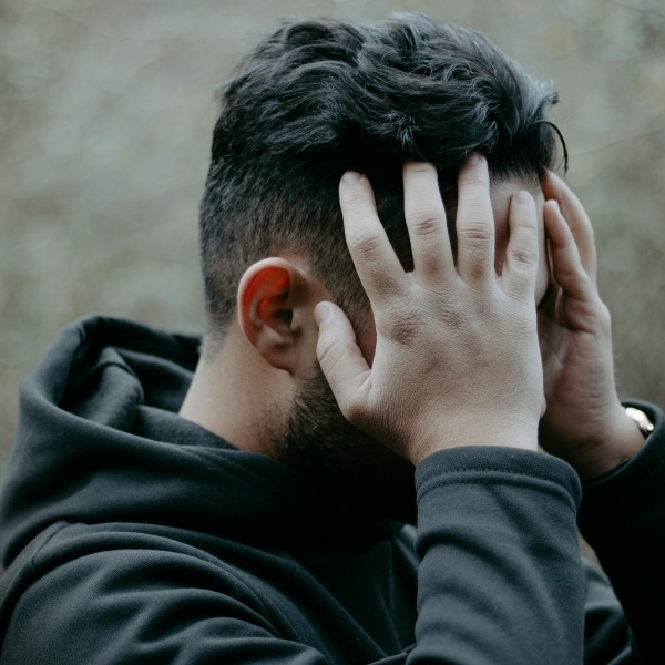 Hoofdpijn is er in veel vormen en niet elke hoofdpijn is hetzelfde. Door te herkennen met welk type jij te maken hebt, kun je beter begrijpen waar je klachten vandaan komen – en wat jouw lichaam je probeert te vertellen.