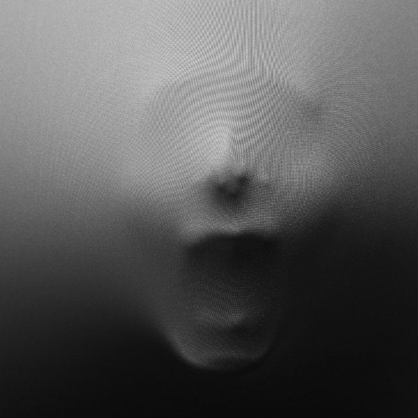 PTSS: Wanneer je lichaam in de overlevingsstand blijft PTSS raakt vaak dieper dan gedachten of herinneringen. Het nestelt zich in je lichaam en in je dagelijkse reacties. In mijn praktijk zie ik hoe beklemmend dit kan voelen én hoe helend het is wanneer je zenuwstelsel weer mag zakken uit die voortdurende alertheid.